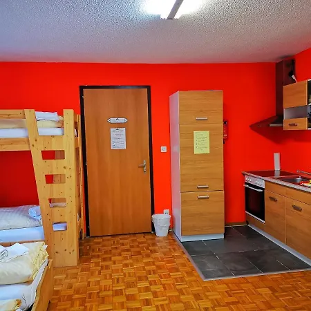 Downtown Hostel *