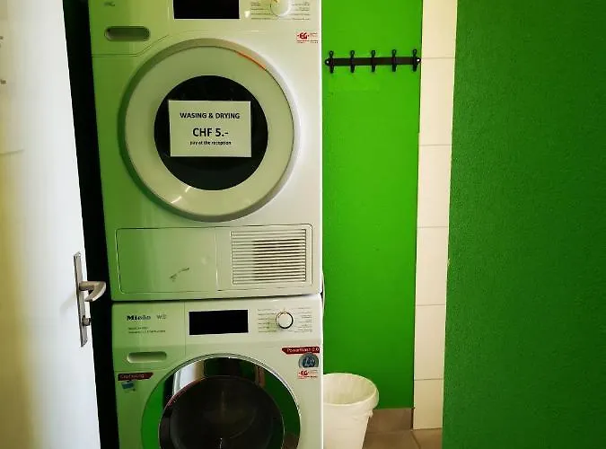 旅馆 因特拉肯市中心旅舍 *