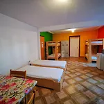 Downtown Hostel *