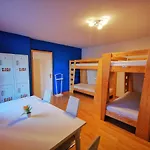 Downtown Hostel *