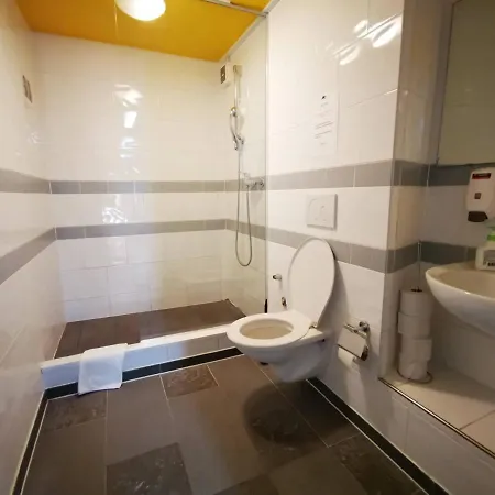 Downtown Hostel *
